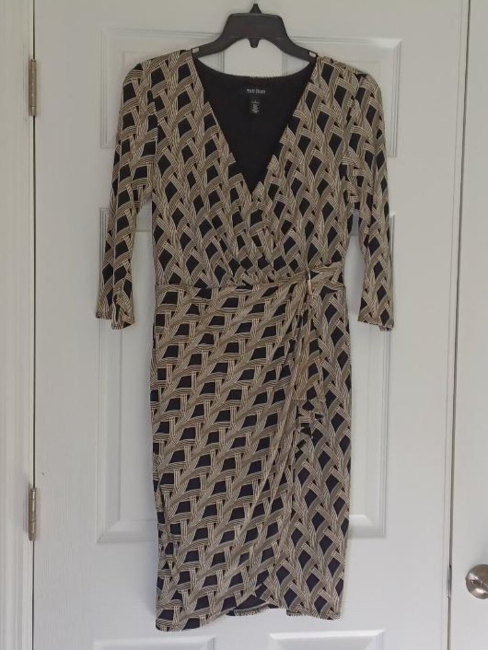 LIKE NEW! White House Black Market Tulip Faux Wrap Dress Size 6
